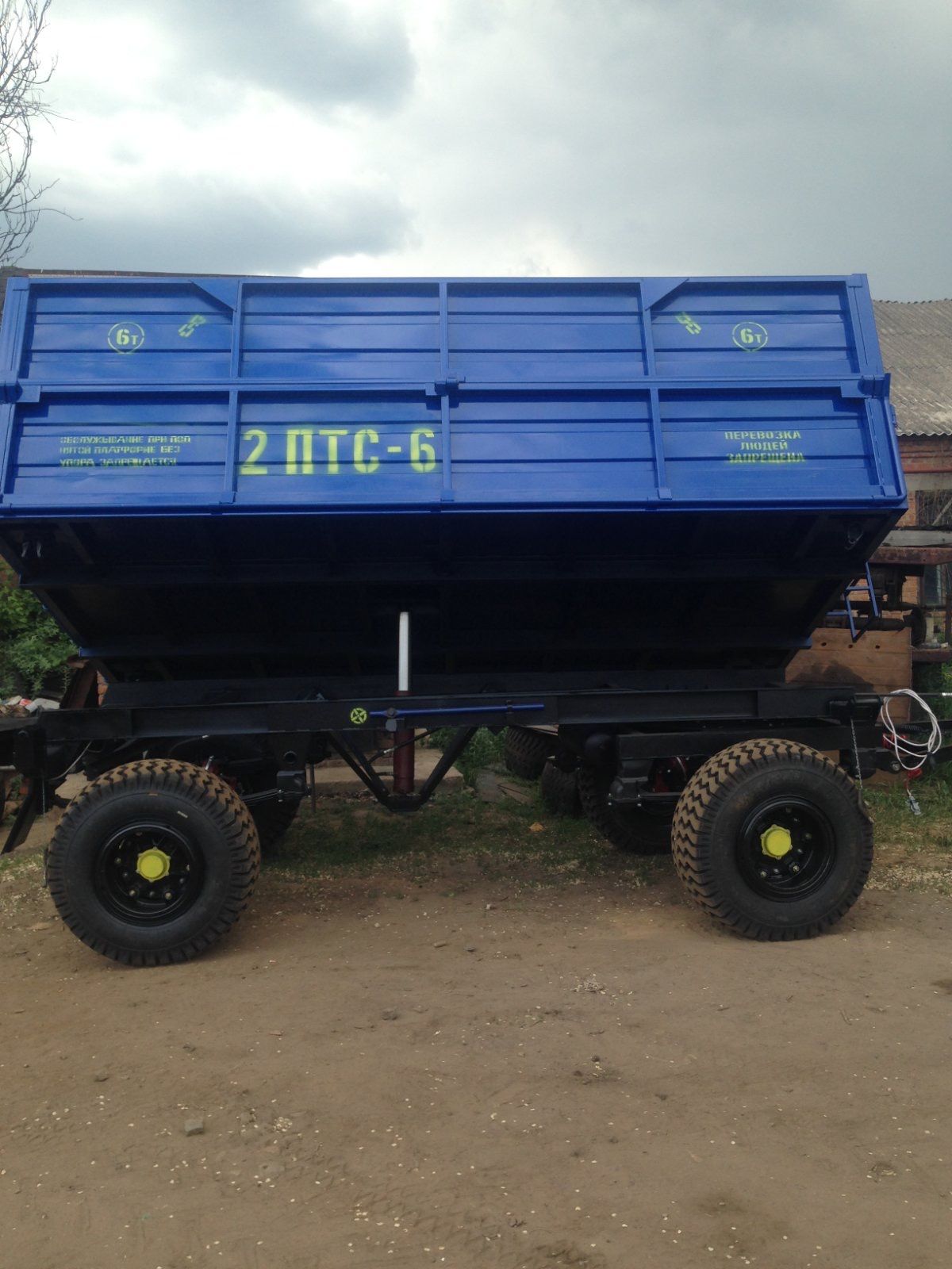Прицеп тракторный 2ПТС - 6