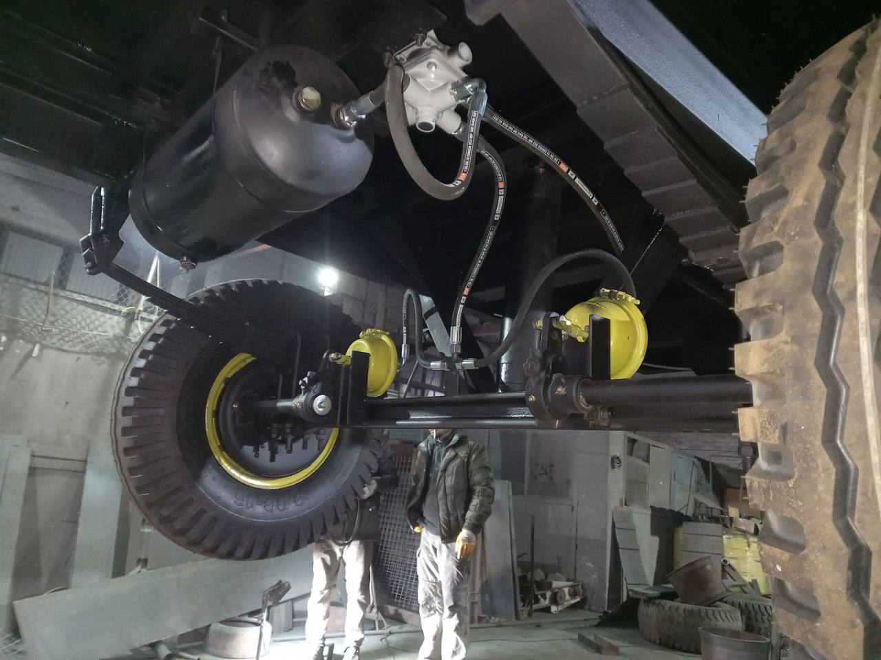 Напівпричіп тракторний 1НТС-3
