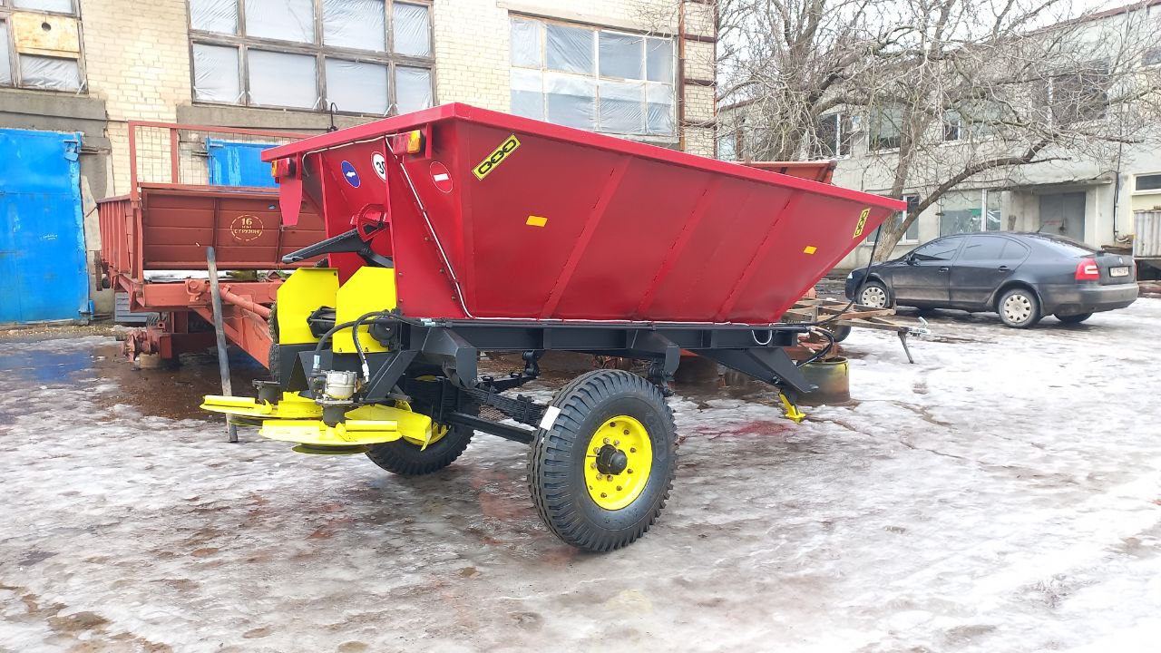 Розкидач мінеральних добрив, дефекату,піску РМД-4